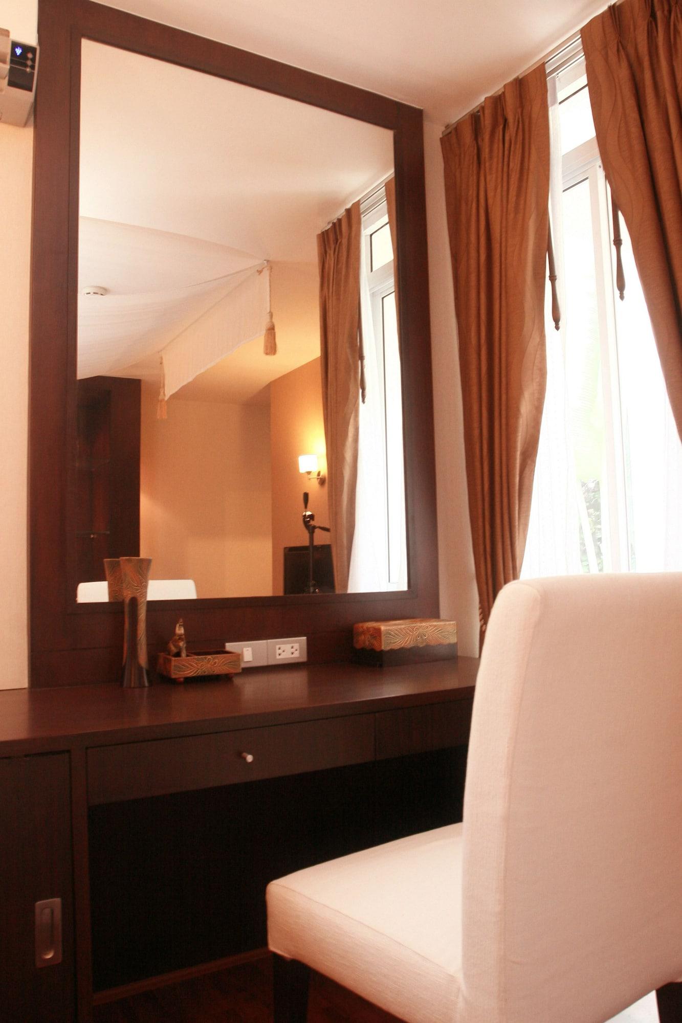 Mirth Sathorn Hotel Bangkok Kültér fotó