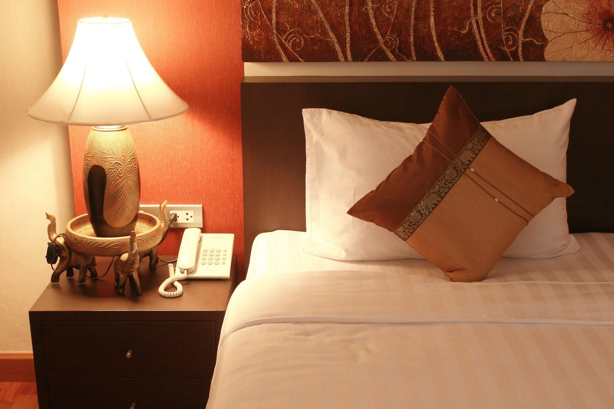 Mirth Sathorn Hotel Bangkok Kültér fotó
