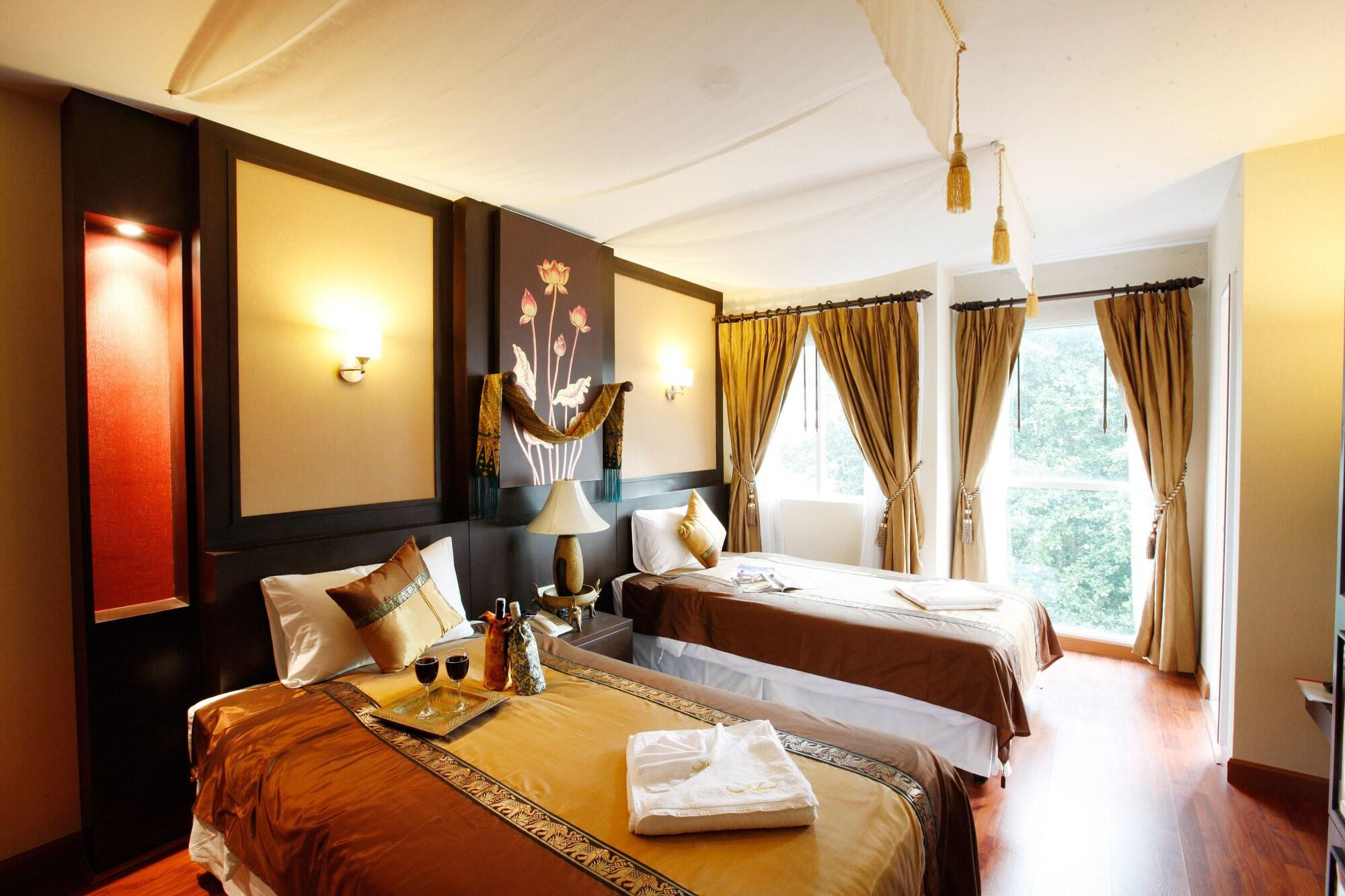 Mirth Sathorn Hotel Bangkok Kültér fotó