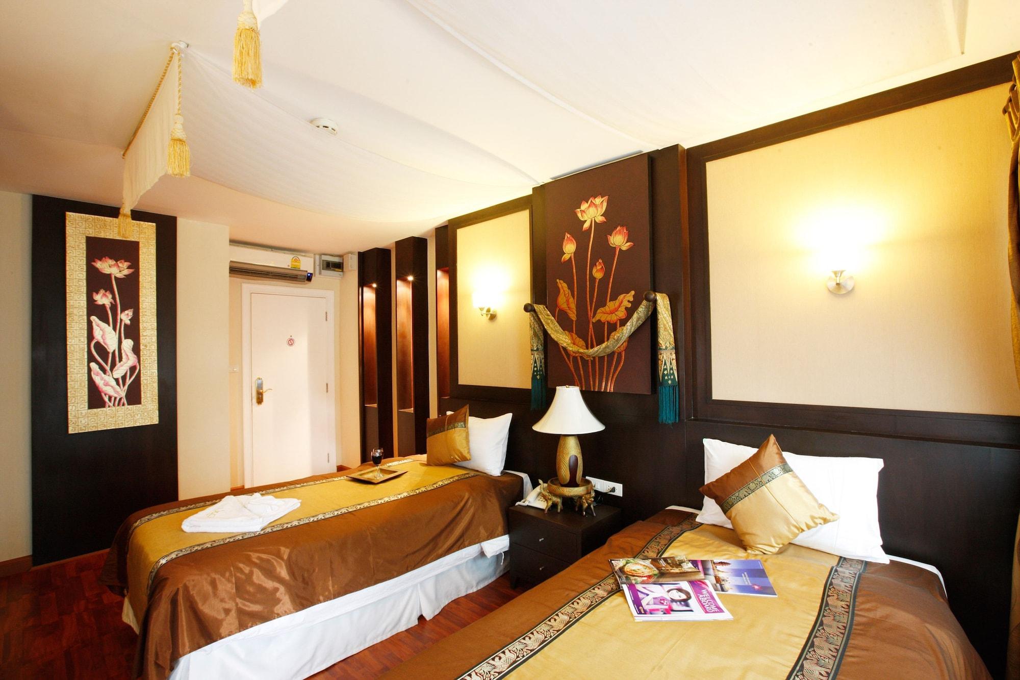 Mirth Sathorn Hotel Bangkok Kültér fotó