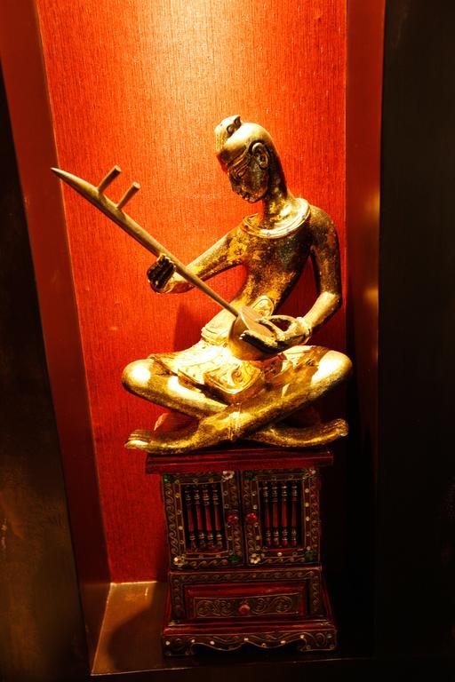 Mirth Sathorn Hotel Bangkok Kültér fotó