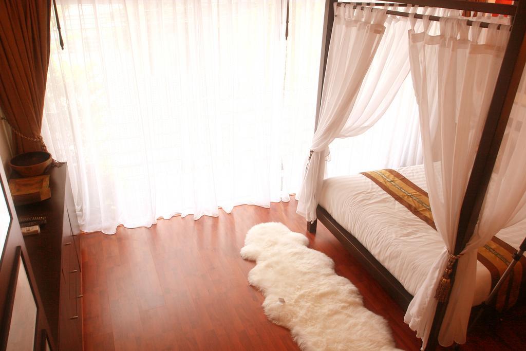 Mirth Sathorn Hotel Bangkok Kültér fotó