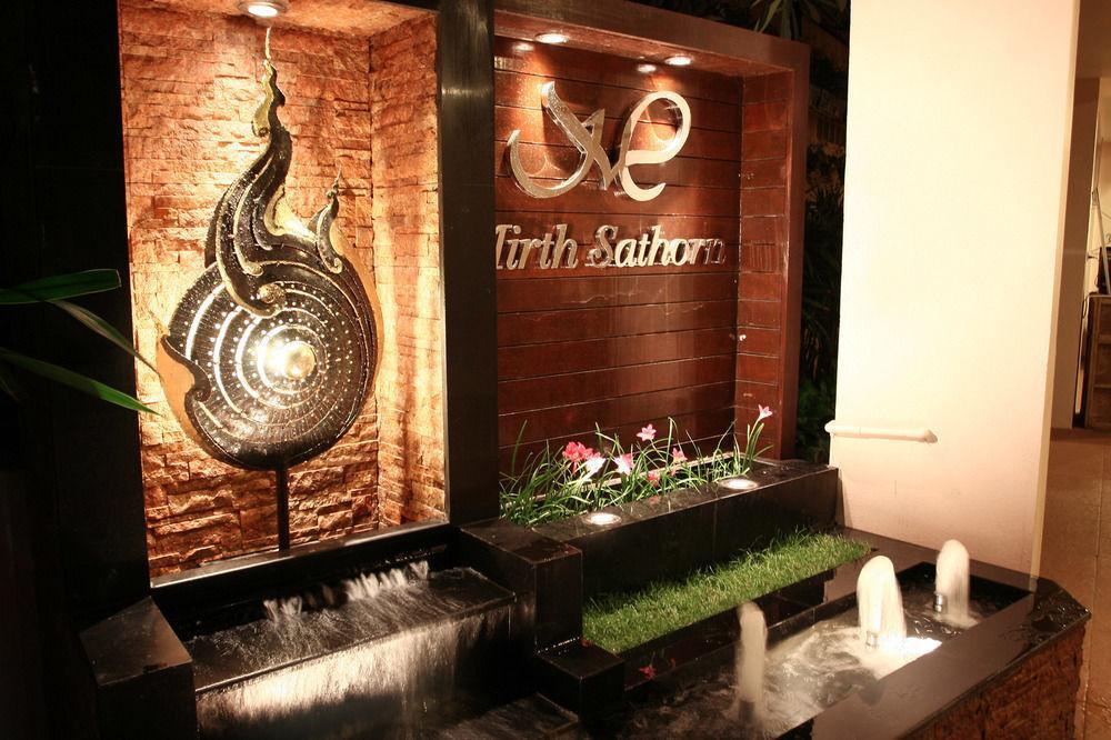 Mirth Sathorn Hotel Bangkok Kültér fotó