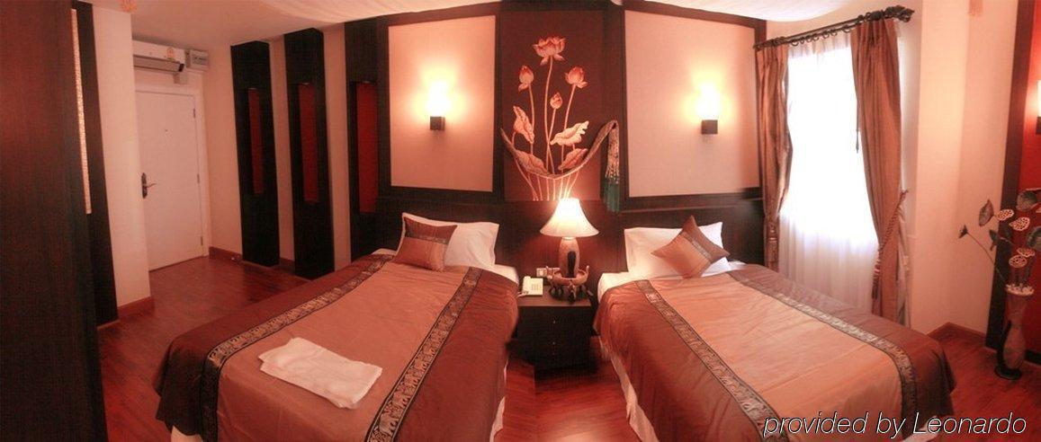 Mirth Sathorn Hotel Bangkok Kültér fotó