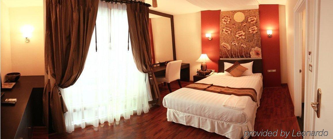 Mirth Sathorn Hotel Bangkok Kültér fotó