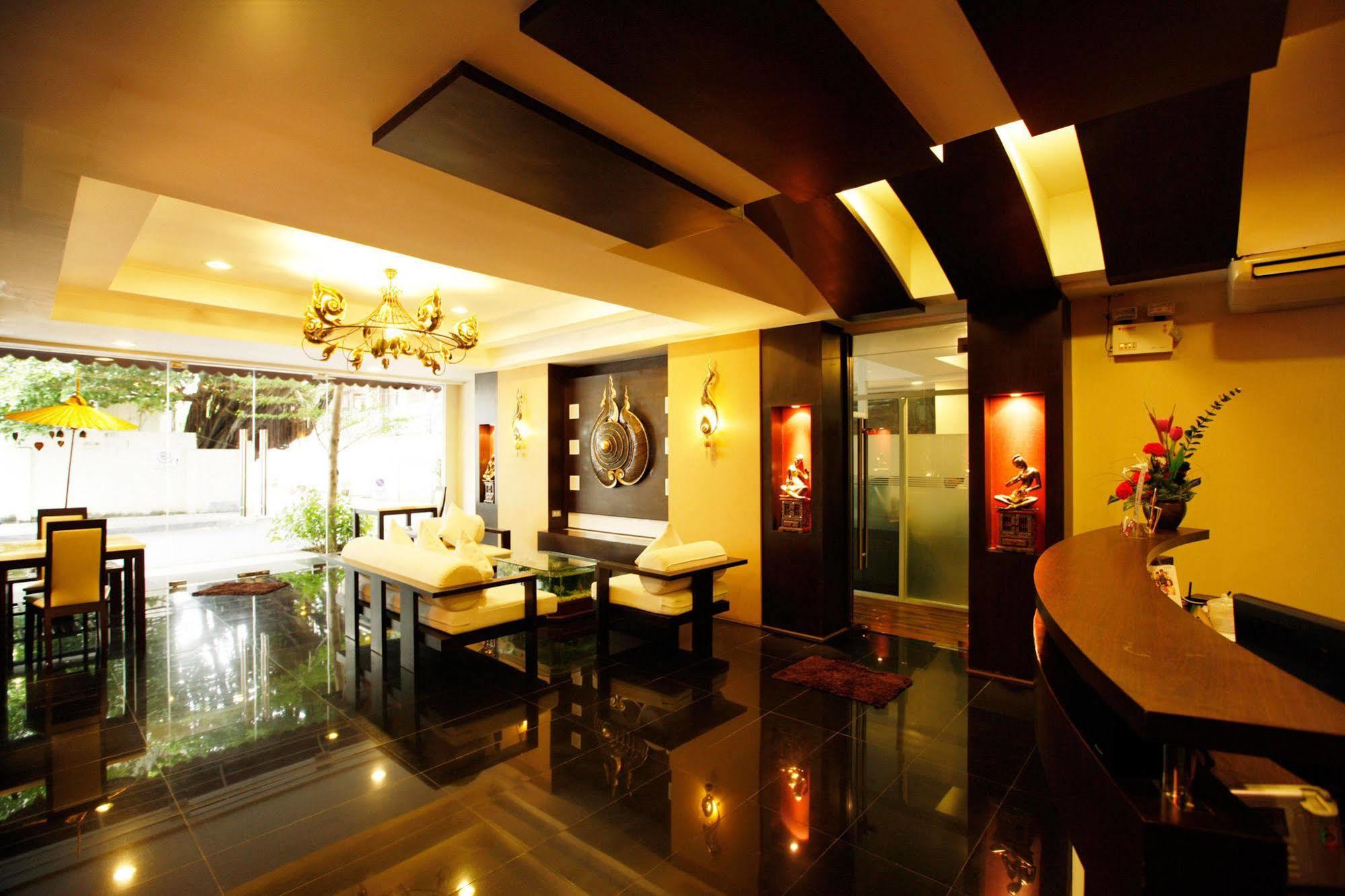 Mirth Sathorn Hotel Bangkok Kültér fotó