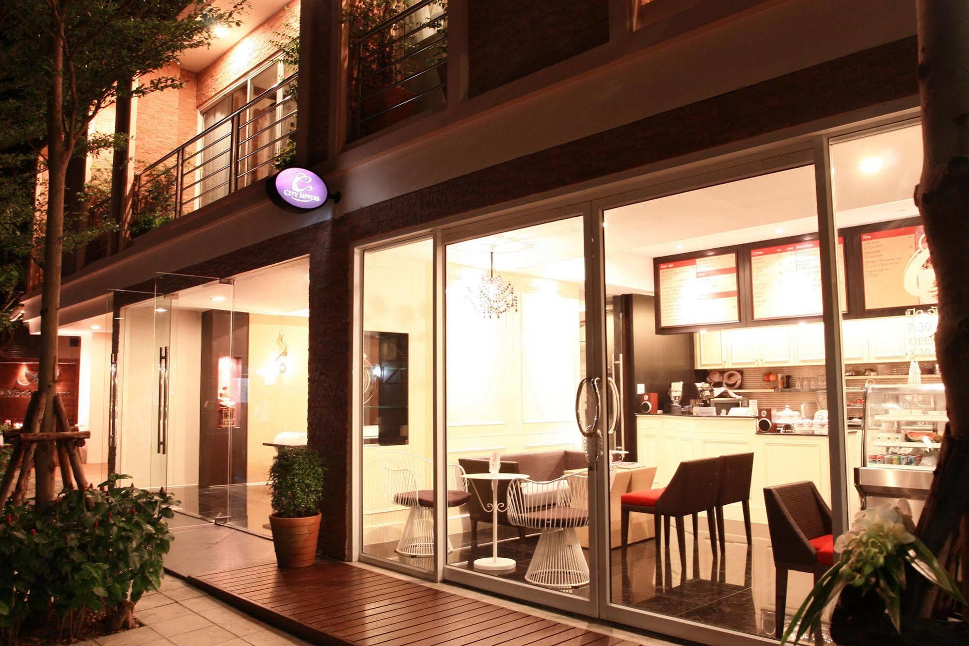 Mirth Sathorn Hotel Bangkok Kültér fotó